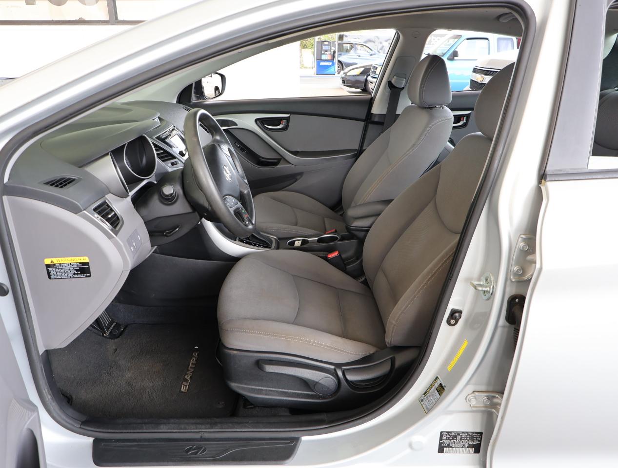 Hyundai Elantra SE 2014