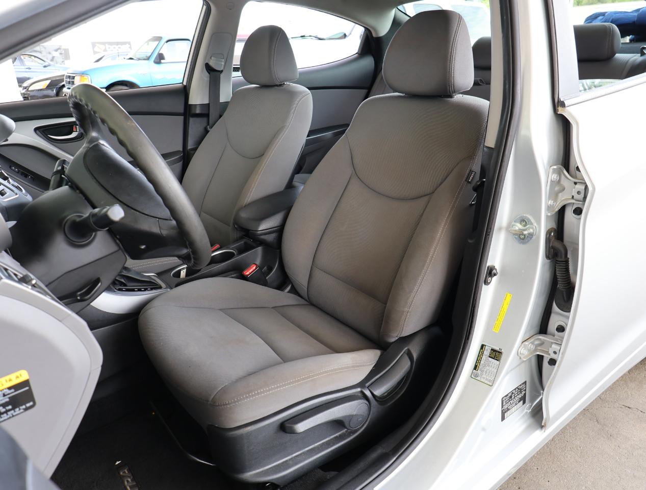 Hyundai Elantra SE 2014