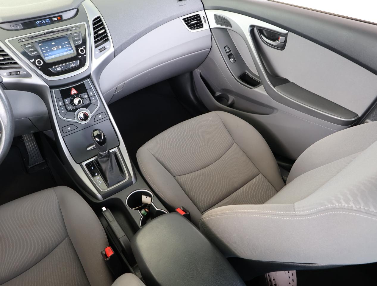 Hyundai Elantra SE 2014