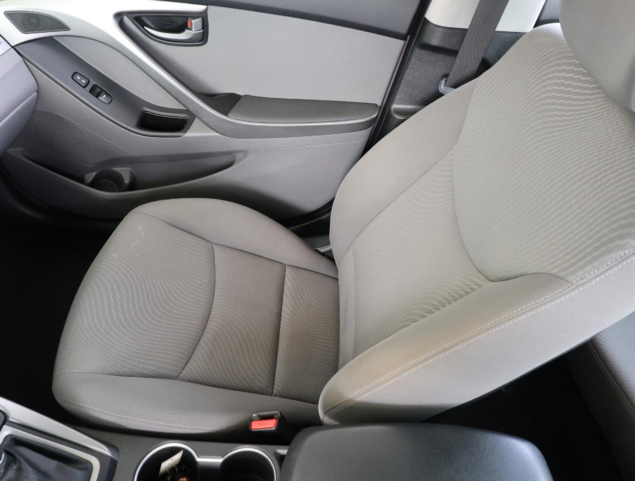 Hyundai Elantra SE 2014