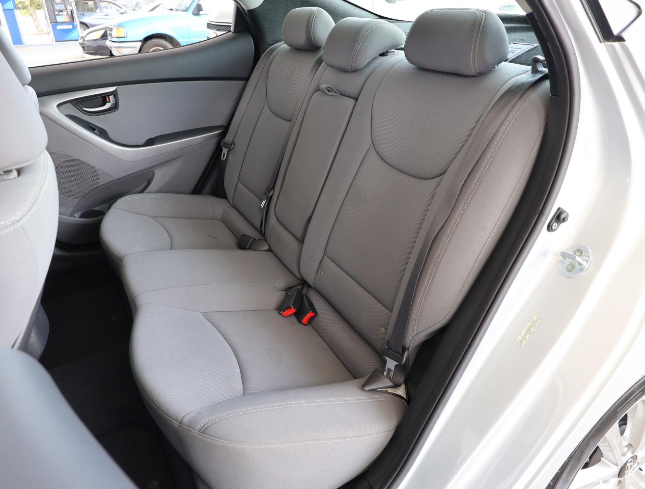 Hyundai Elantra SE 2014