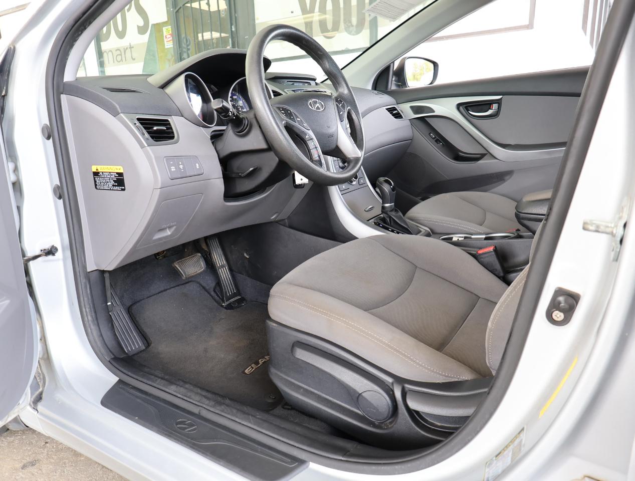 Hyundai Elantra SE 2014