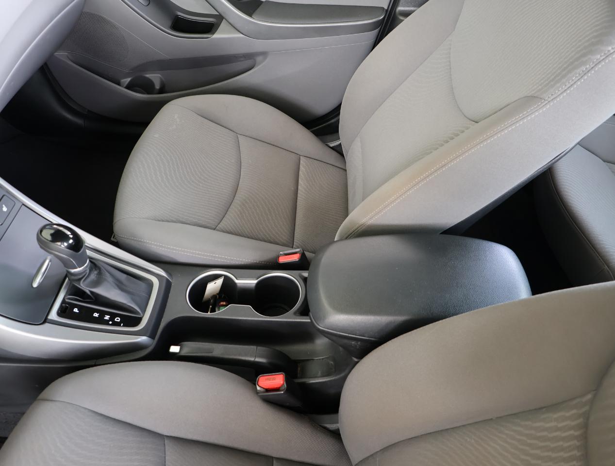 Hyundai Elantra SE 2014