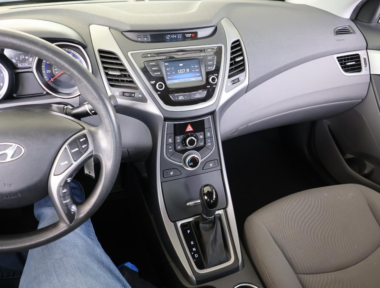 Hyundai Elantra SE 2014