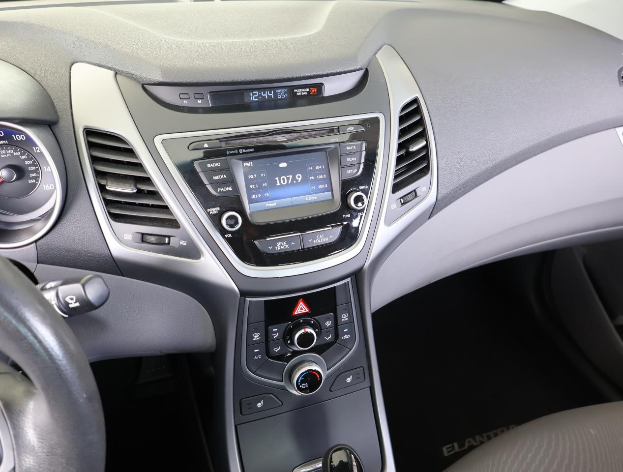 Hyundai Elantra SE 2014