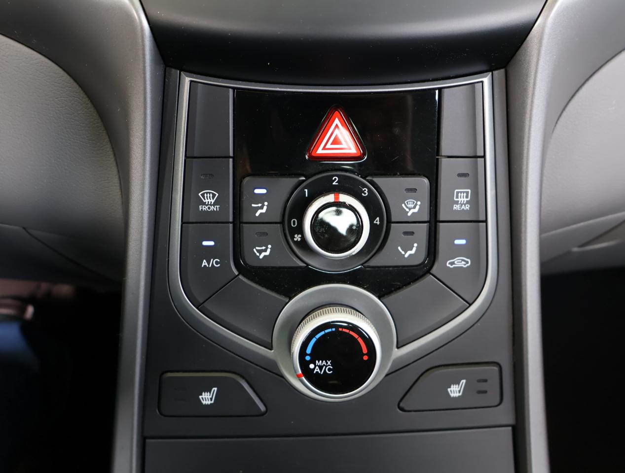 Hyundai Elantra SE 2014