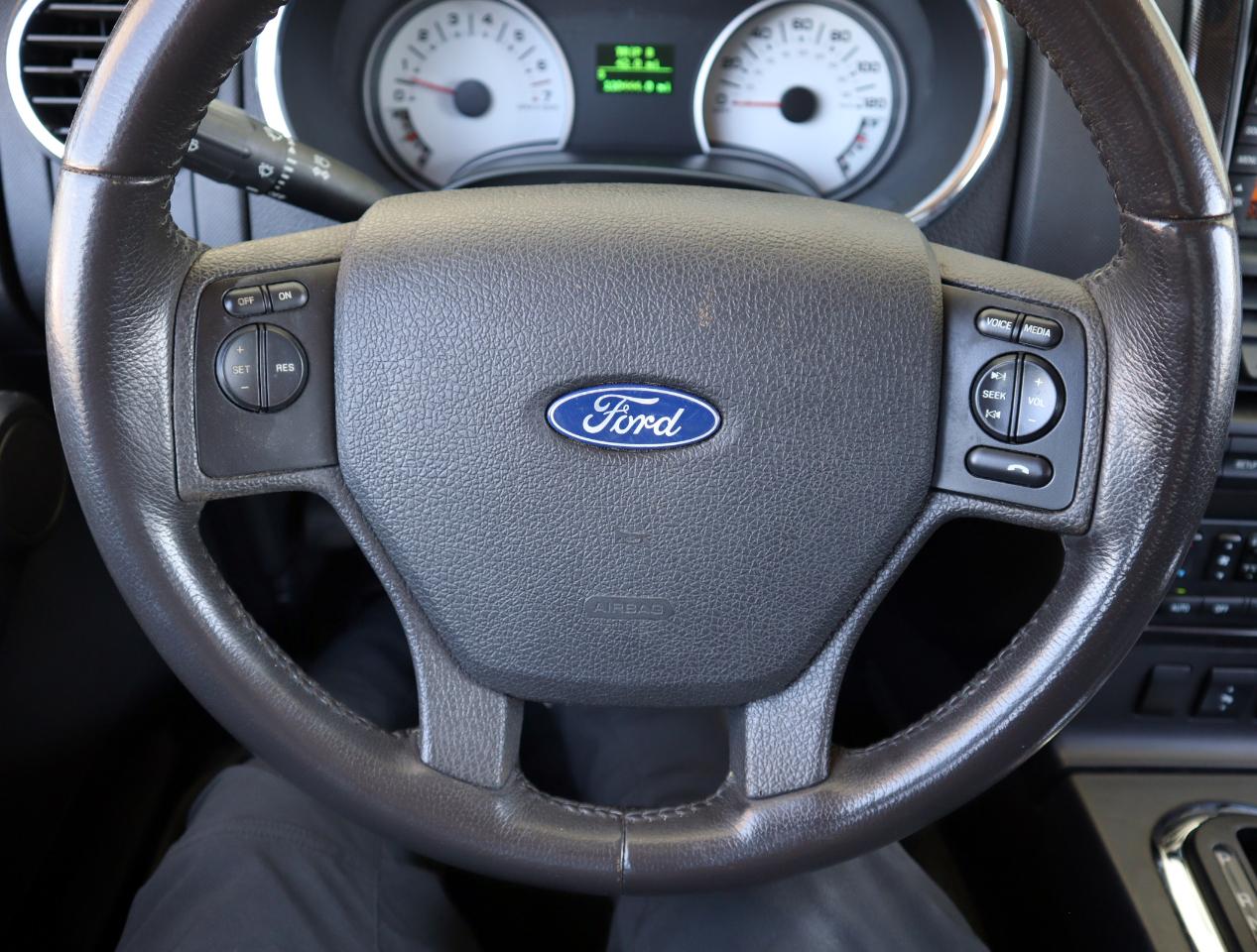 Ford Explorer Sport Trac  2010