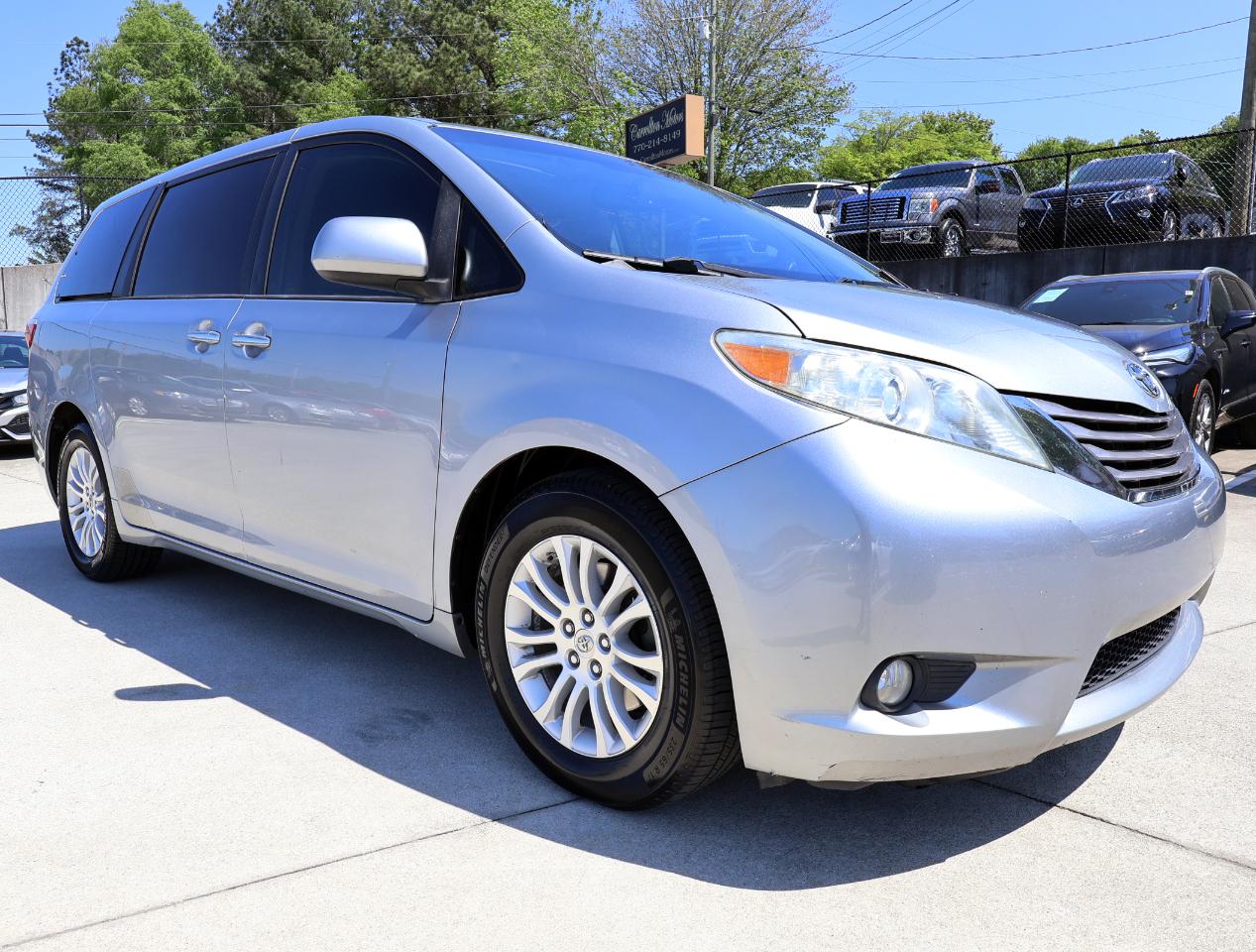 Toyota Sienna XLE 2015