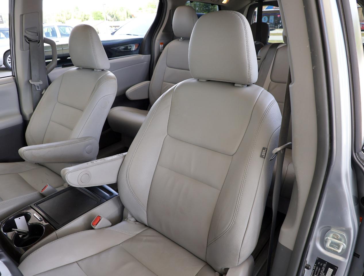 Toyota Sienna XLE 2015