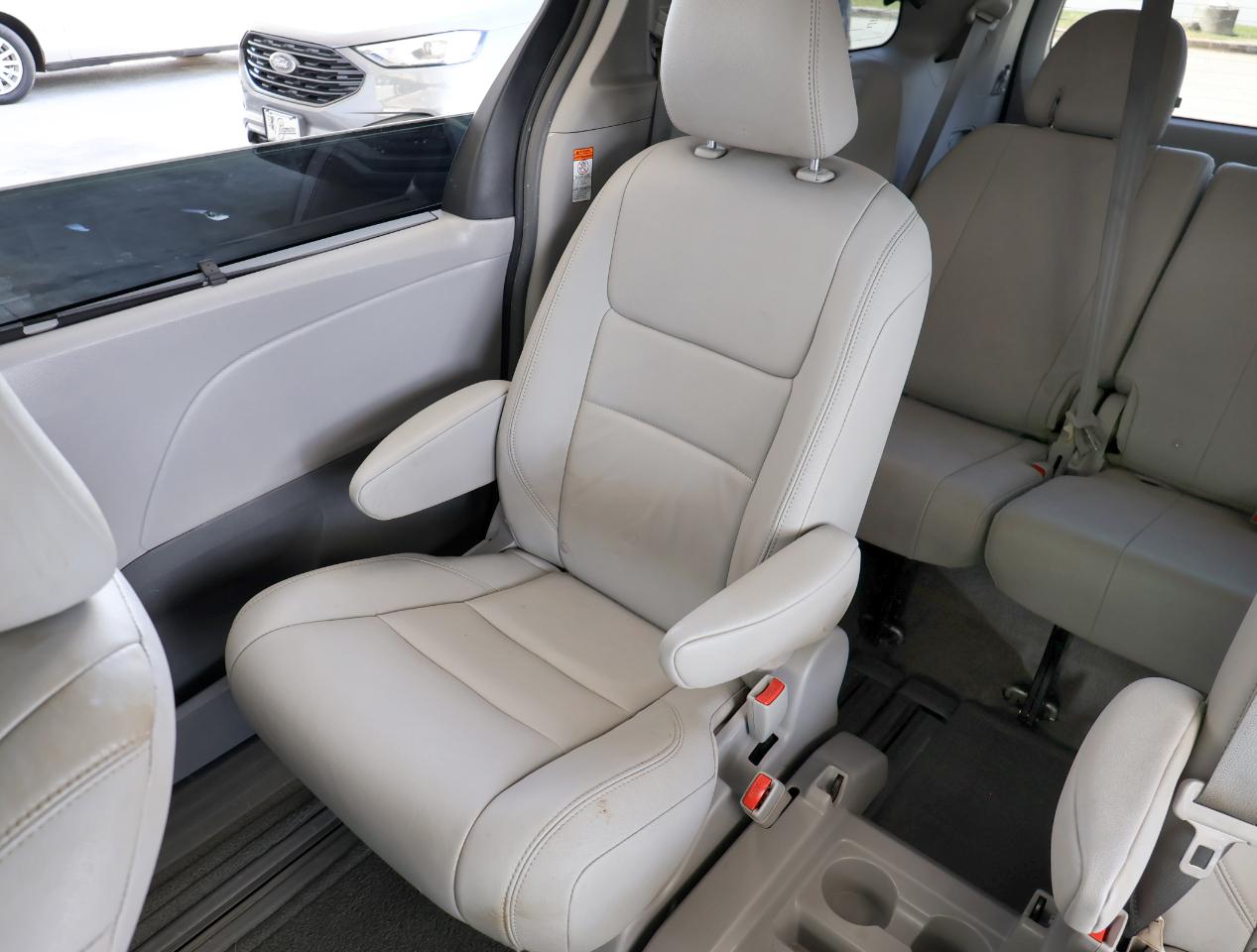 Toyota Sienna XLE 2015