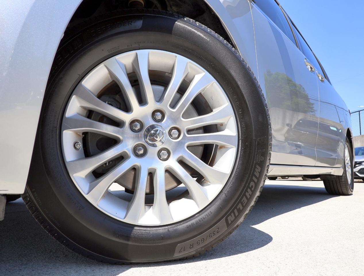 Toyota Sienna XLE 2015