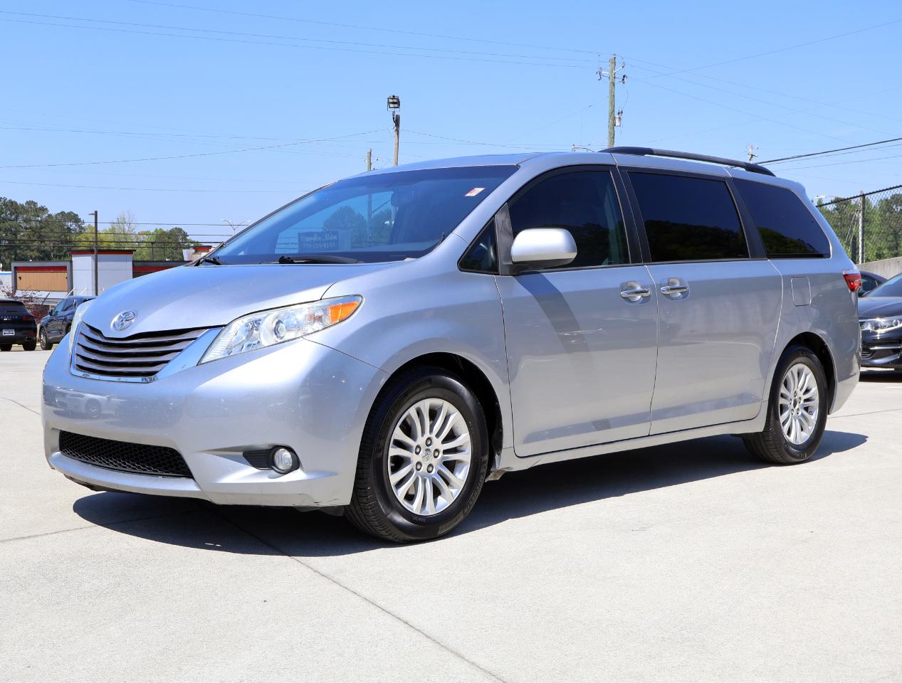 Toyota Sienna XLE 2015