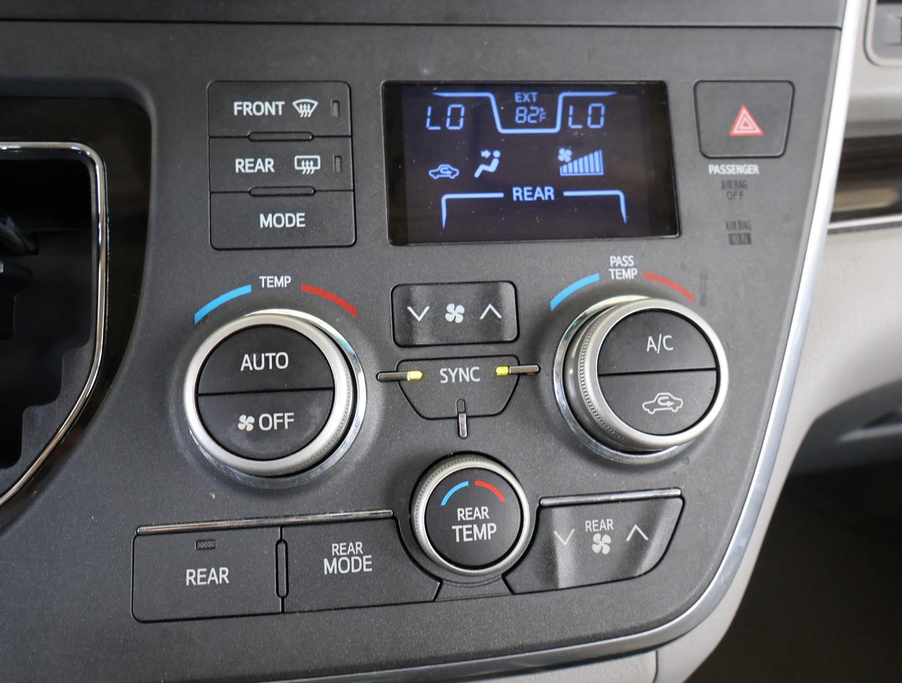 Toyota Sienna XLE 2015