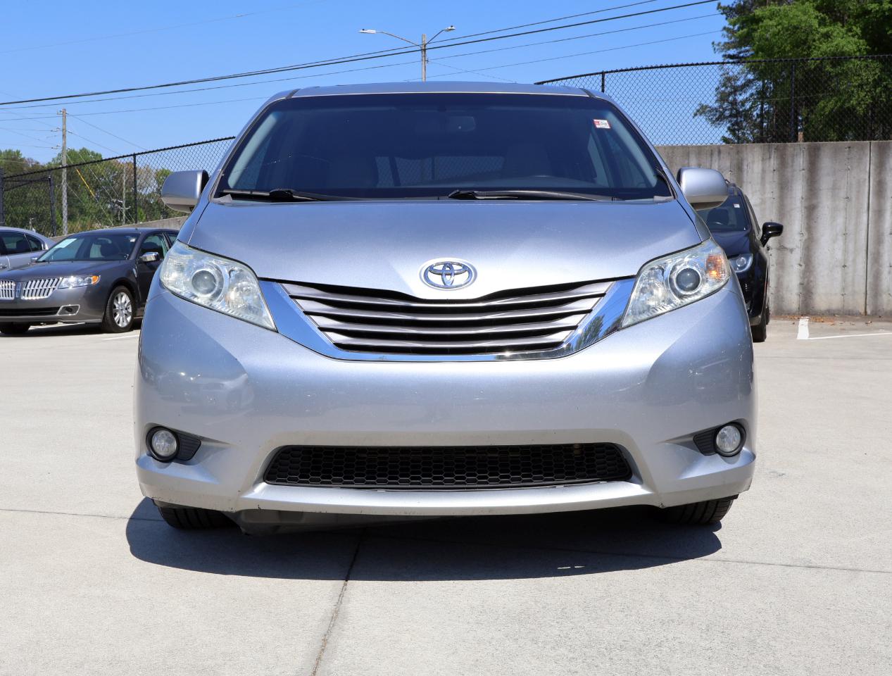 Toyota Sienna XLE 2015