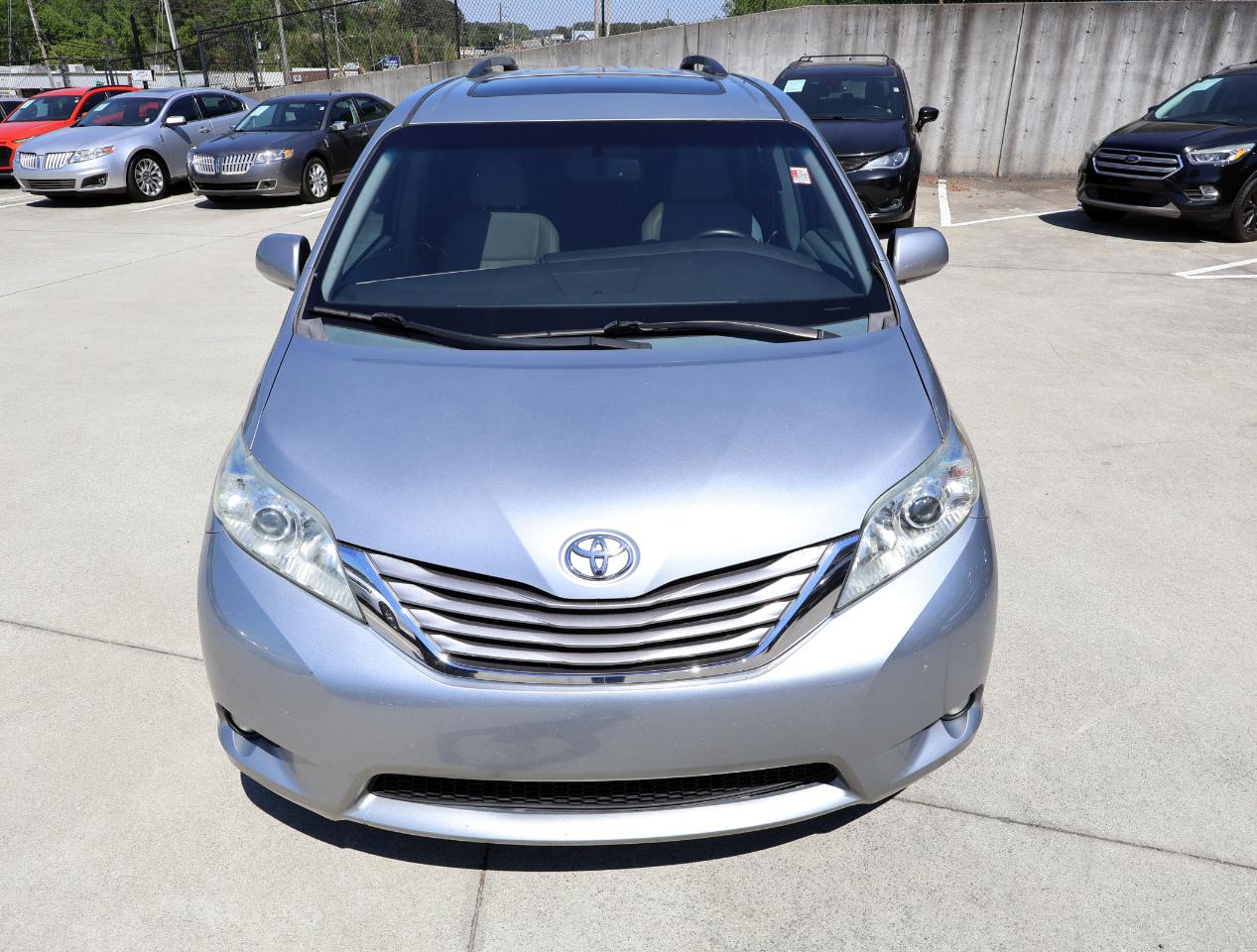 Toyota Sienna XLE 2015