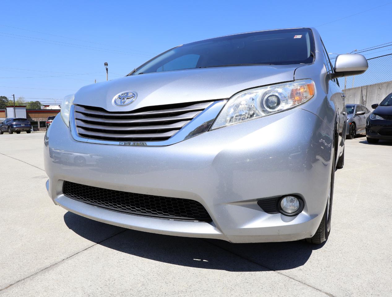 Toyota Sienna XLE 2015