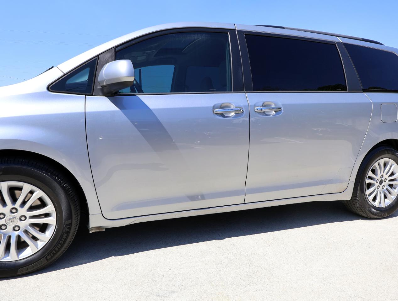 Toyota Sienna XLE 2015