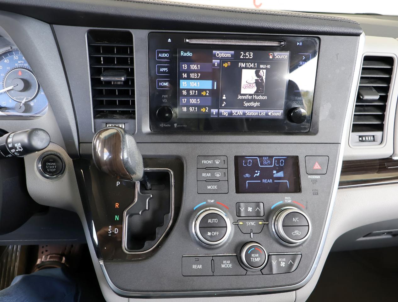 Toyota Sienna XLE 2015