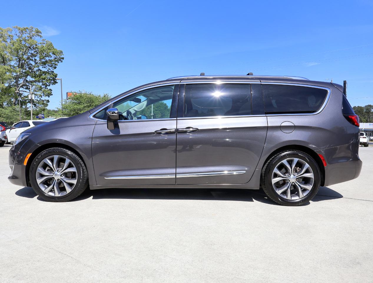 Chrysler Pacifica Limited 2017