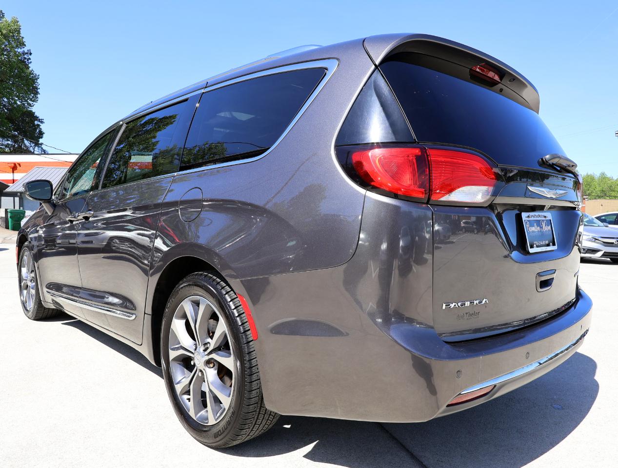 Chrysler Pacifica Limited 2017