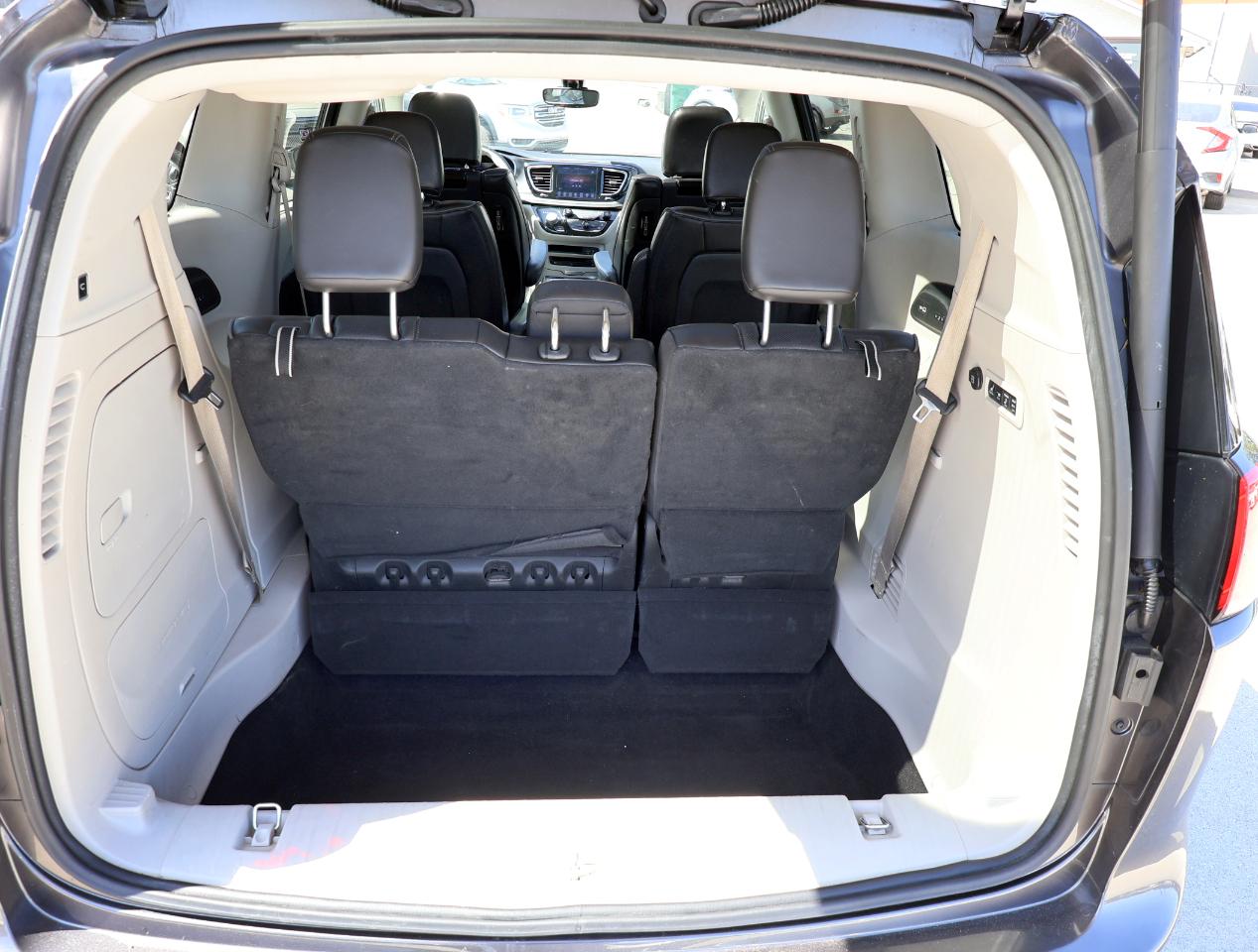 Chrysler Pacifica Limited 2017