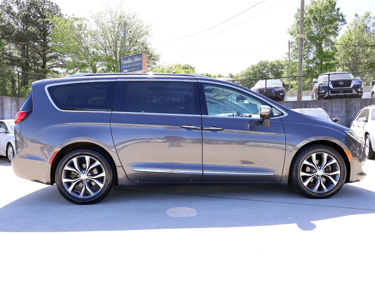 Chrysler Pacifica Limited 2017