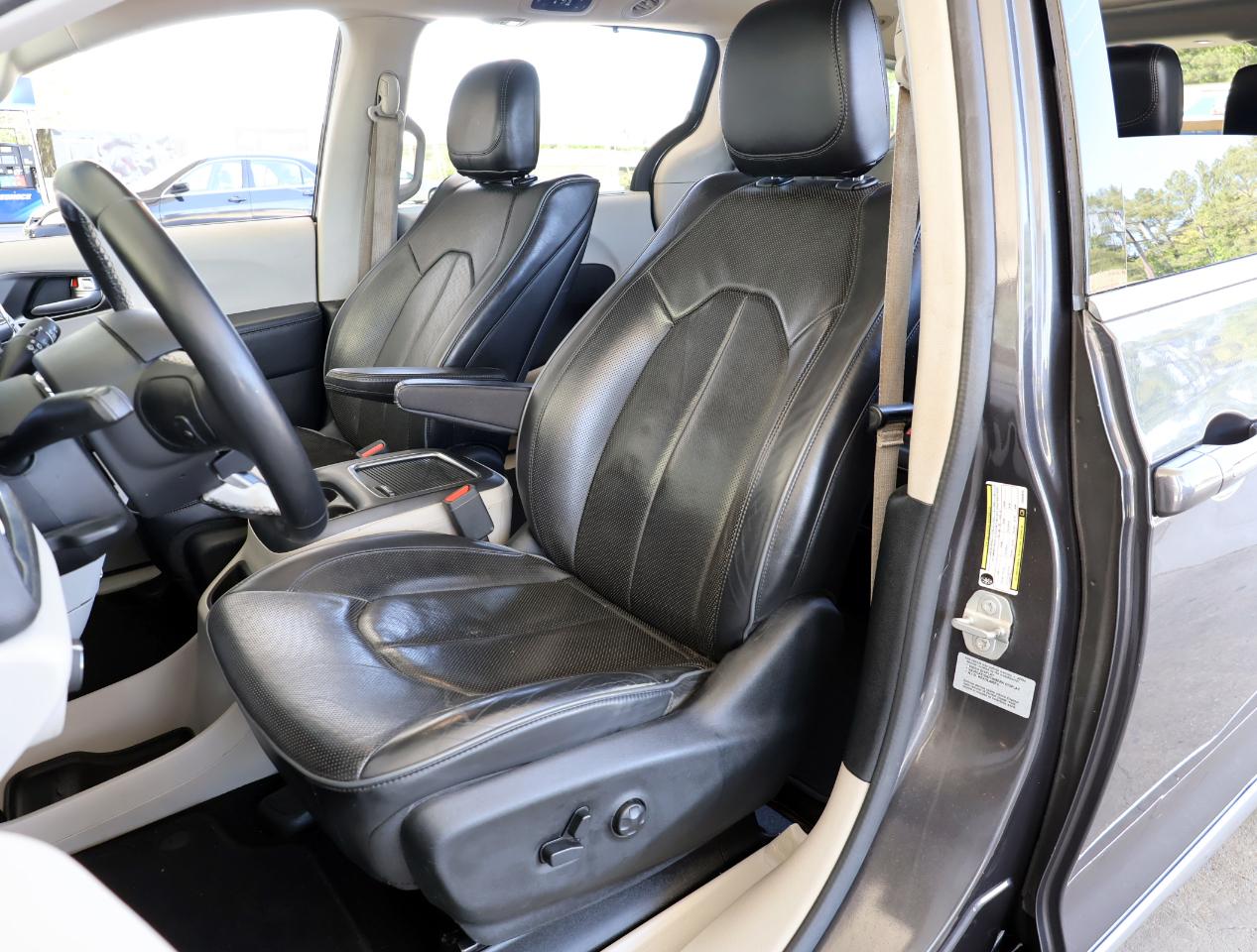 Chrysler Pacifica Limited 2017