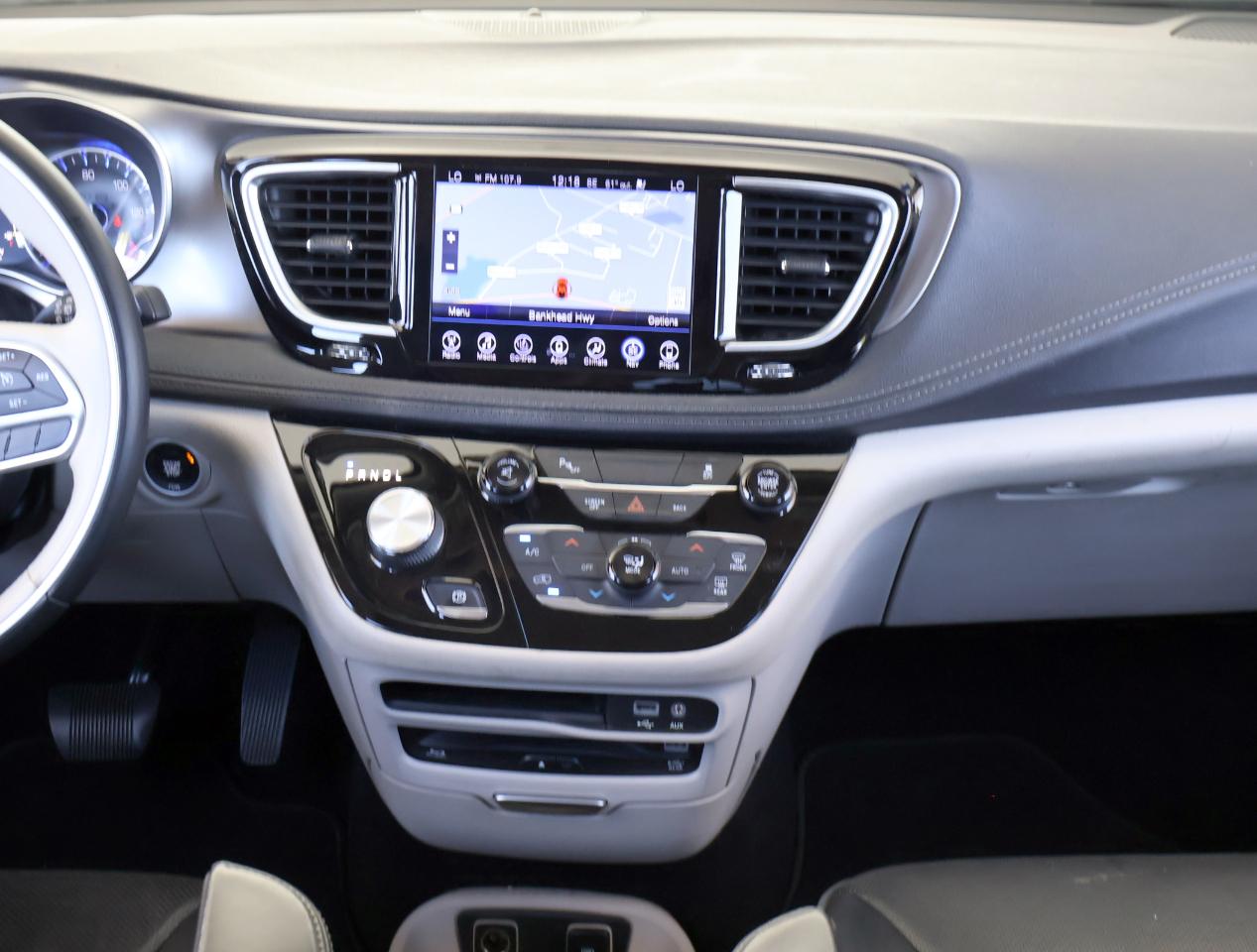 Chrysler Pacifica Limited 2017