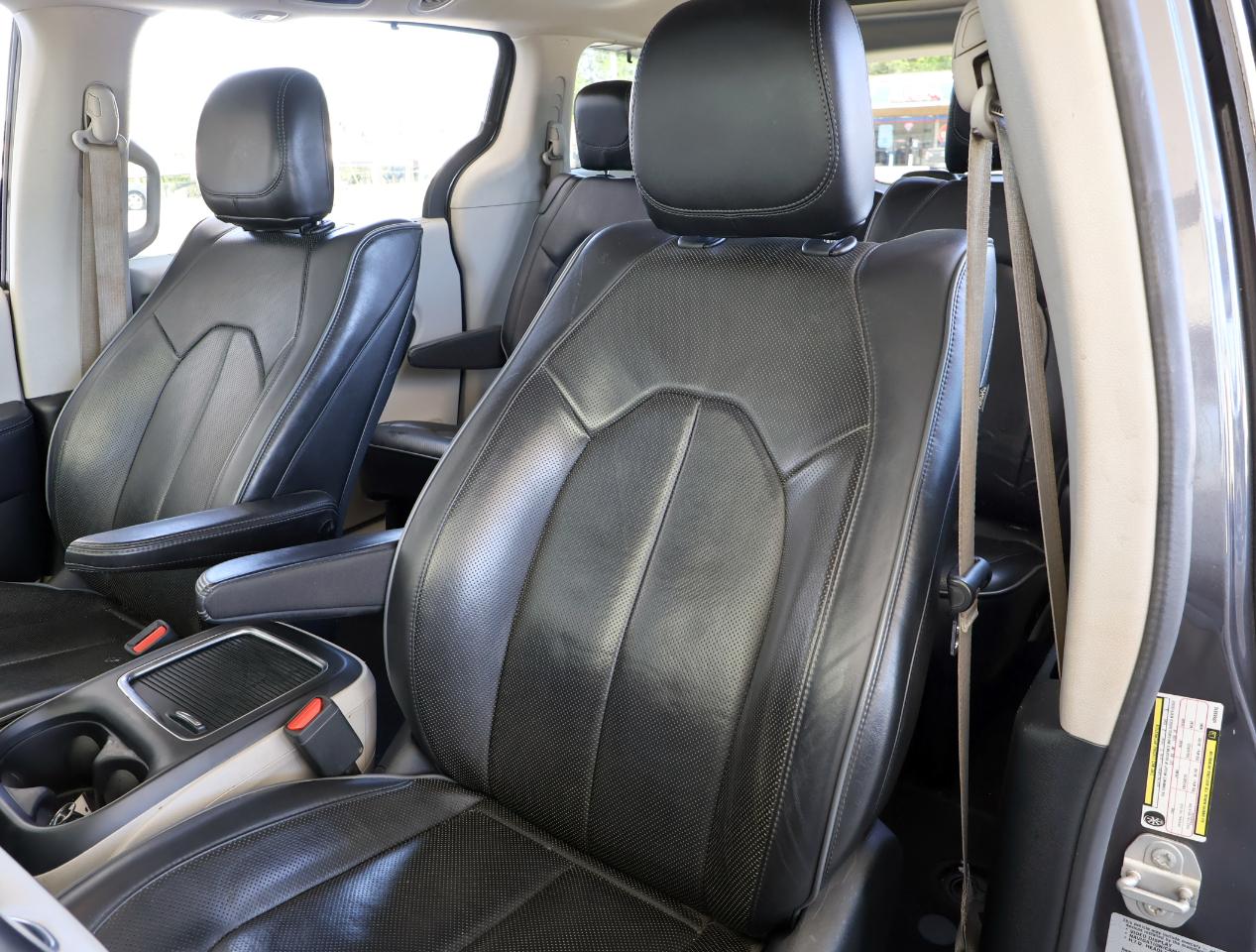 Chrysler Pacifica Limited 2017