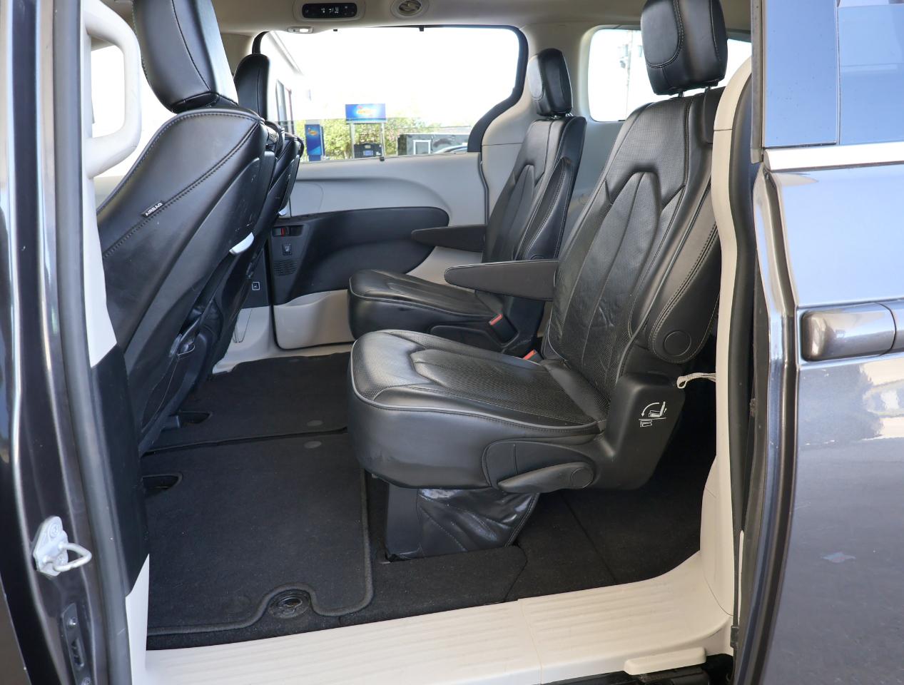 Chrysler Pacifica Limited 2017