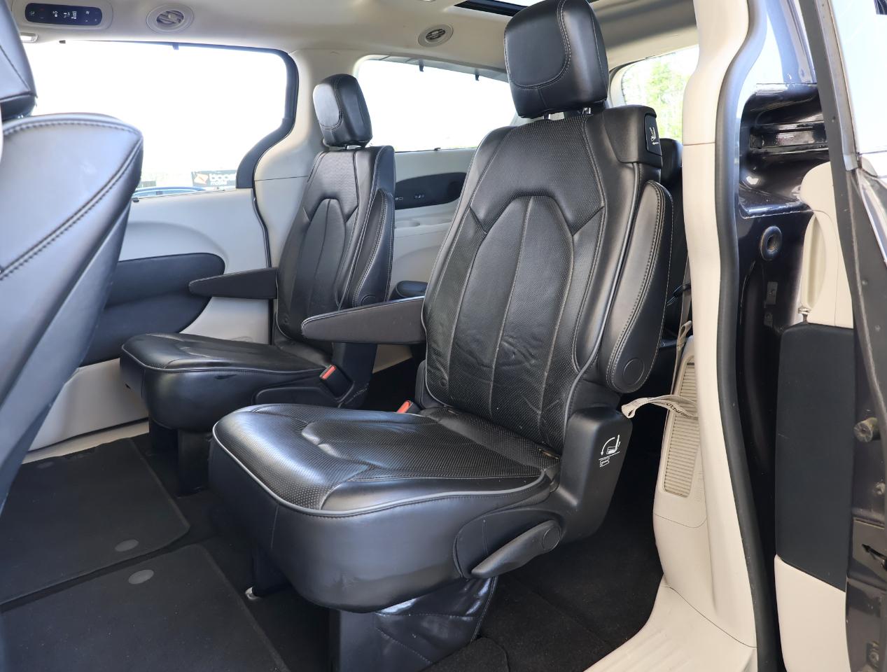 Chrysler Pacifica Limited 2017