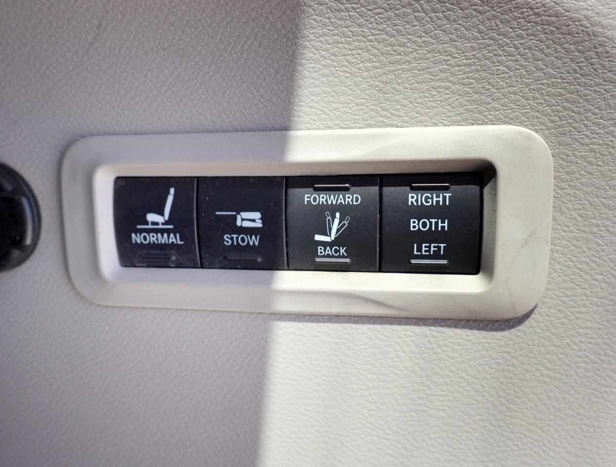 Chrysler Pacifica Limited 2017