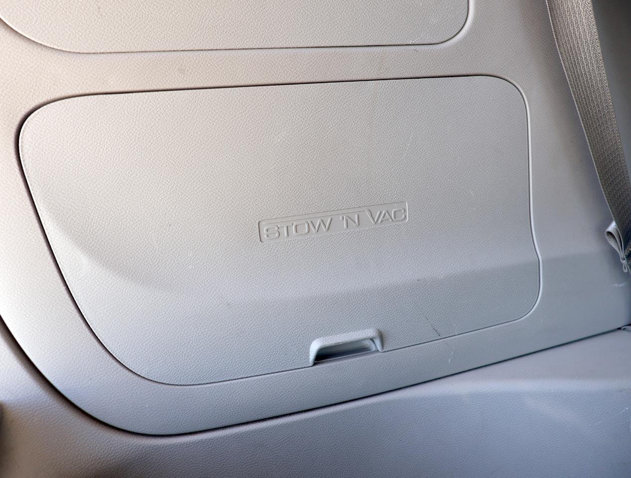 Chrysler Pacifica Limited 2017