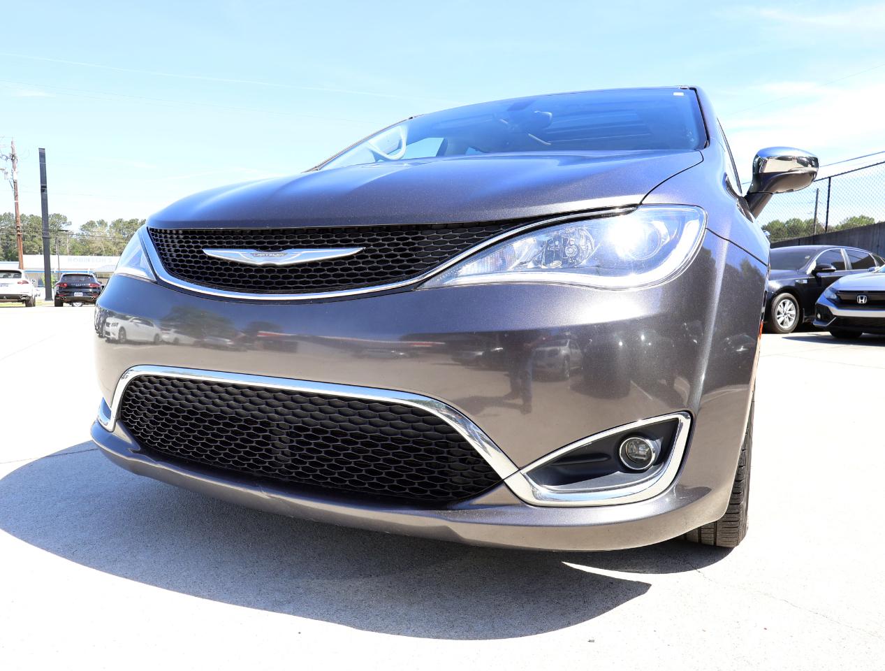 Chrysler Pacifica Limited 2017