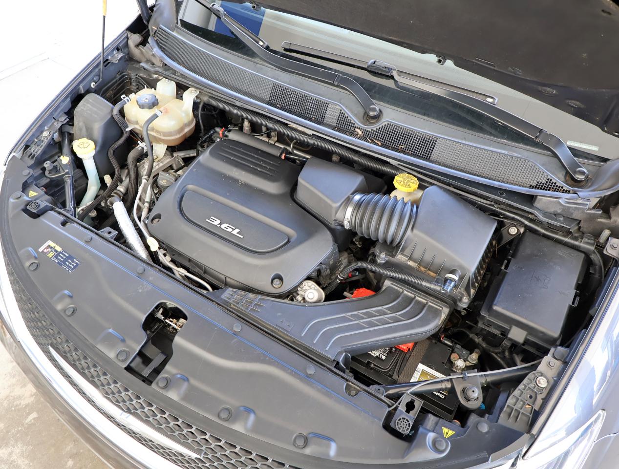 Chrysler Pacifica Limited 2017