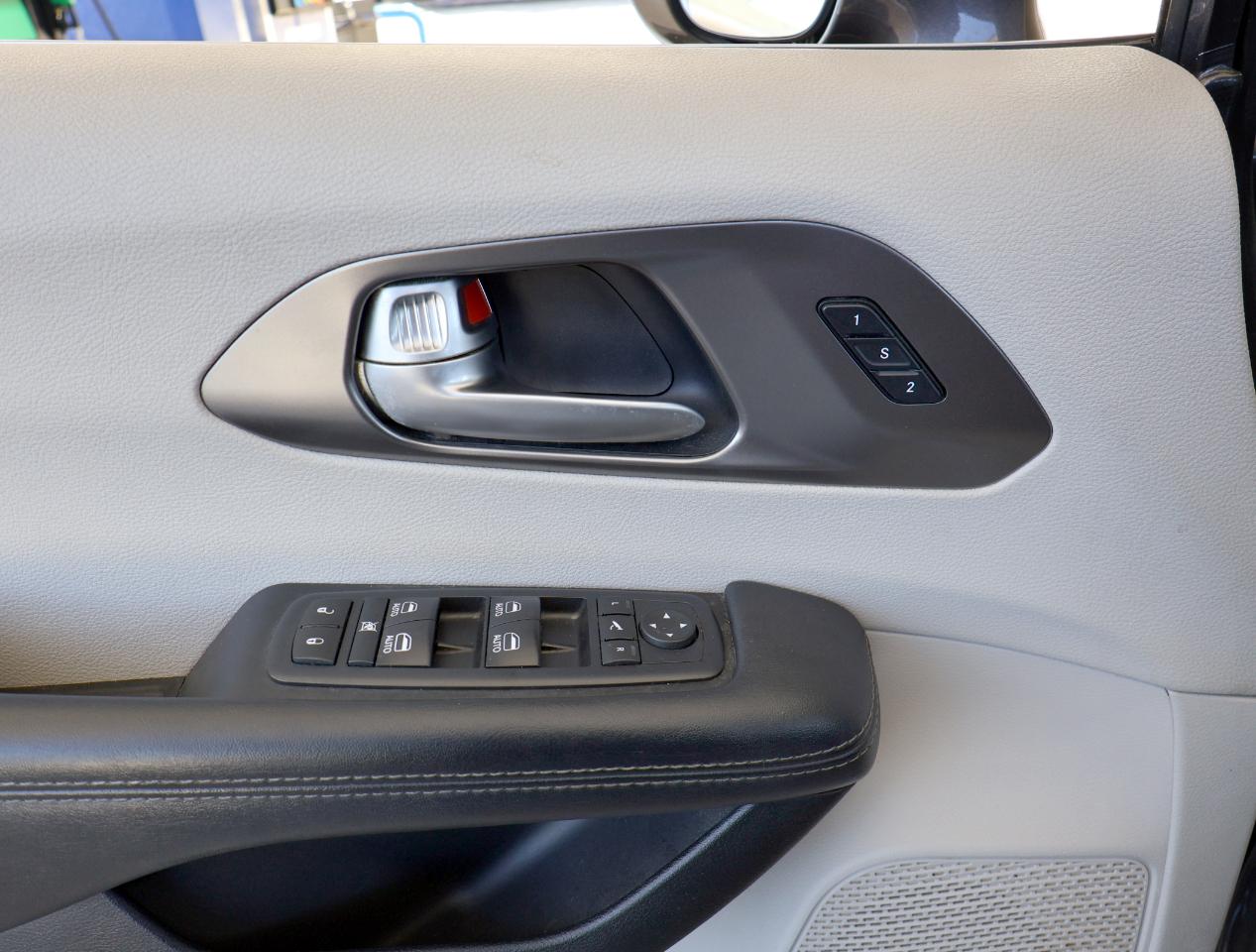 Chrysler Pacifica Limited 2017