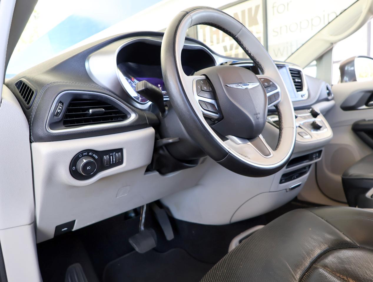 Chrysler Pacifica Limited 2017