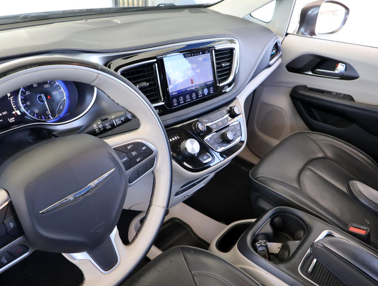 Chrysler Pacifica Limited 2017