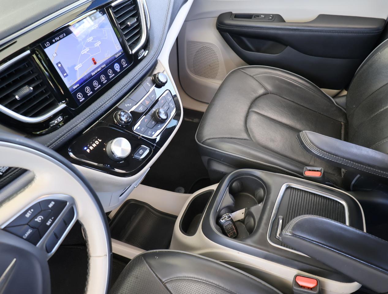 Chrysler Pacifica Limited 2017