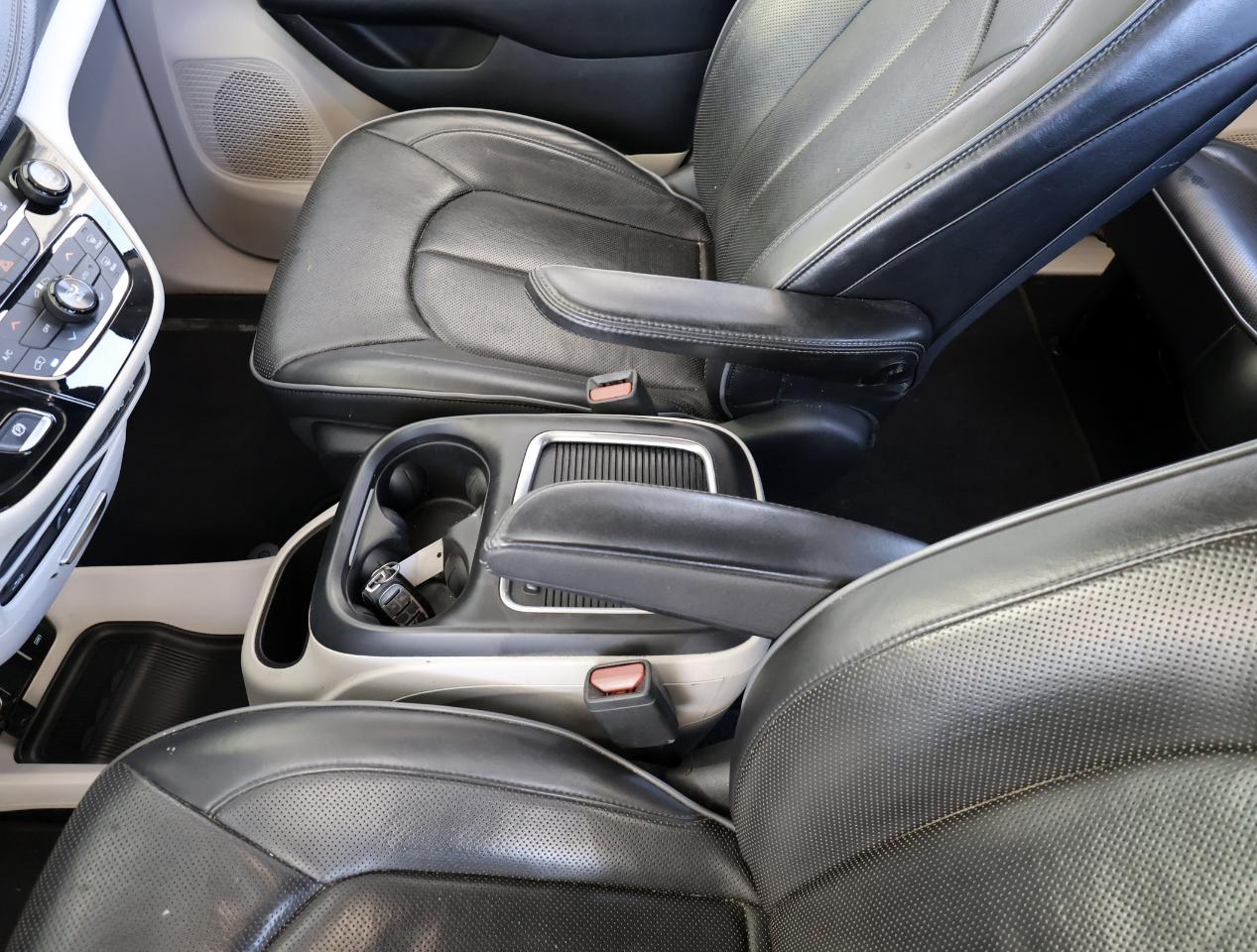 Chrysler Pacifica Limited 2017