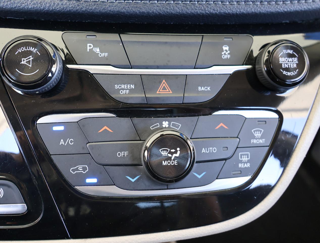 Chrysler Pacifica Limited 2017