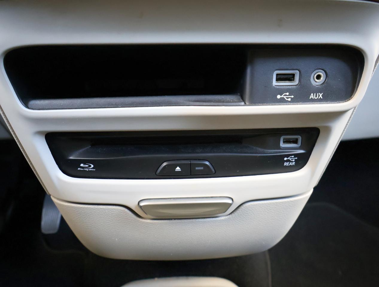 Chrysler Pacifica Limited 2017