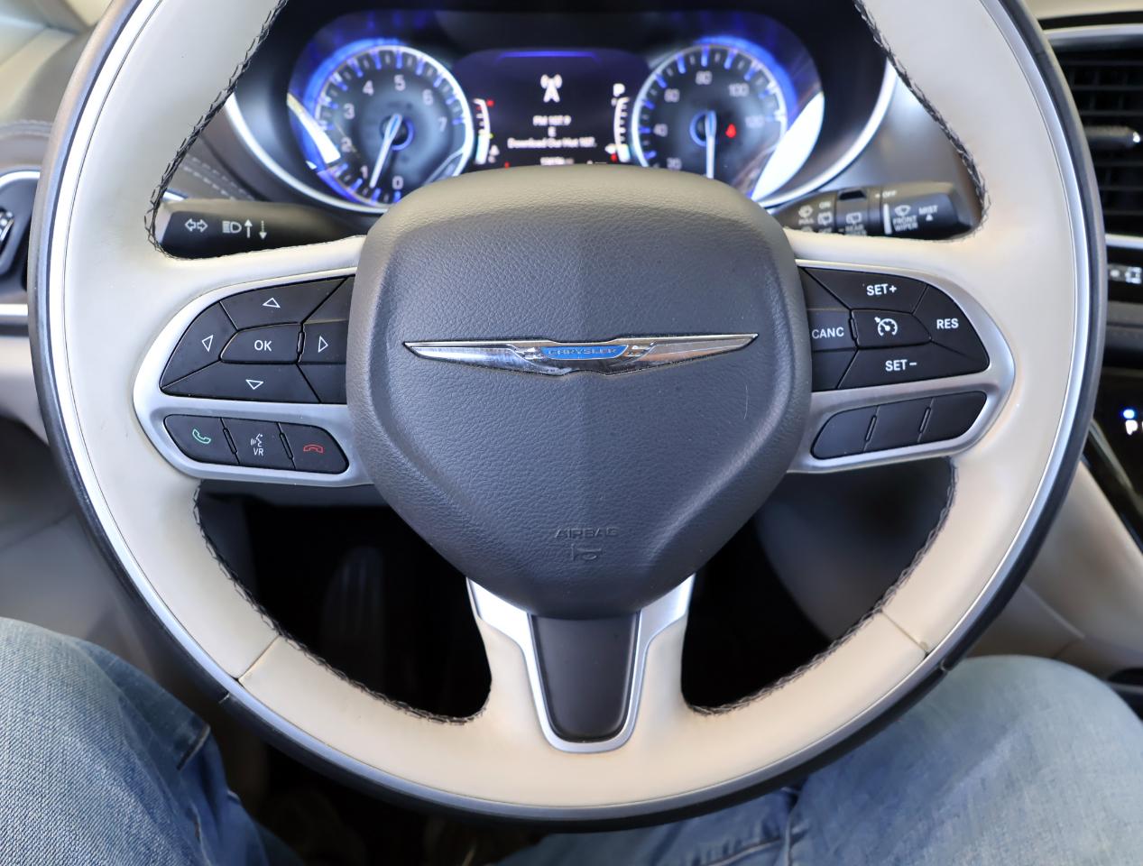 Chrysler Pacifica Limited 2017