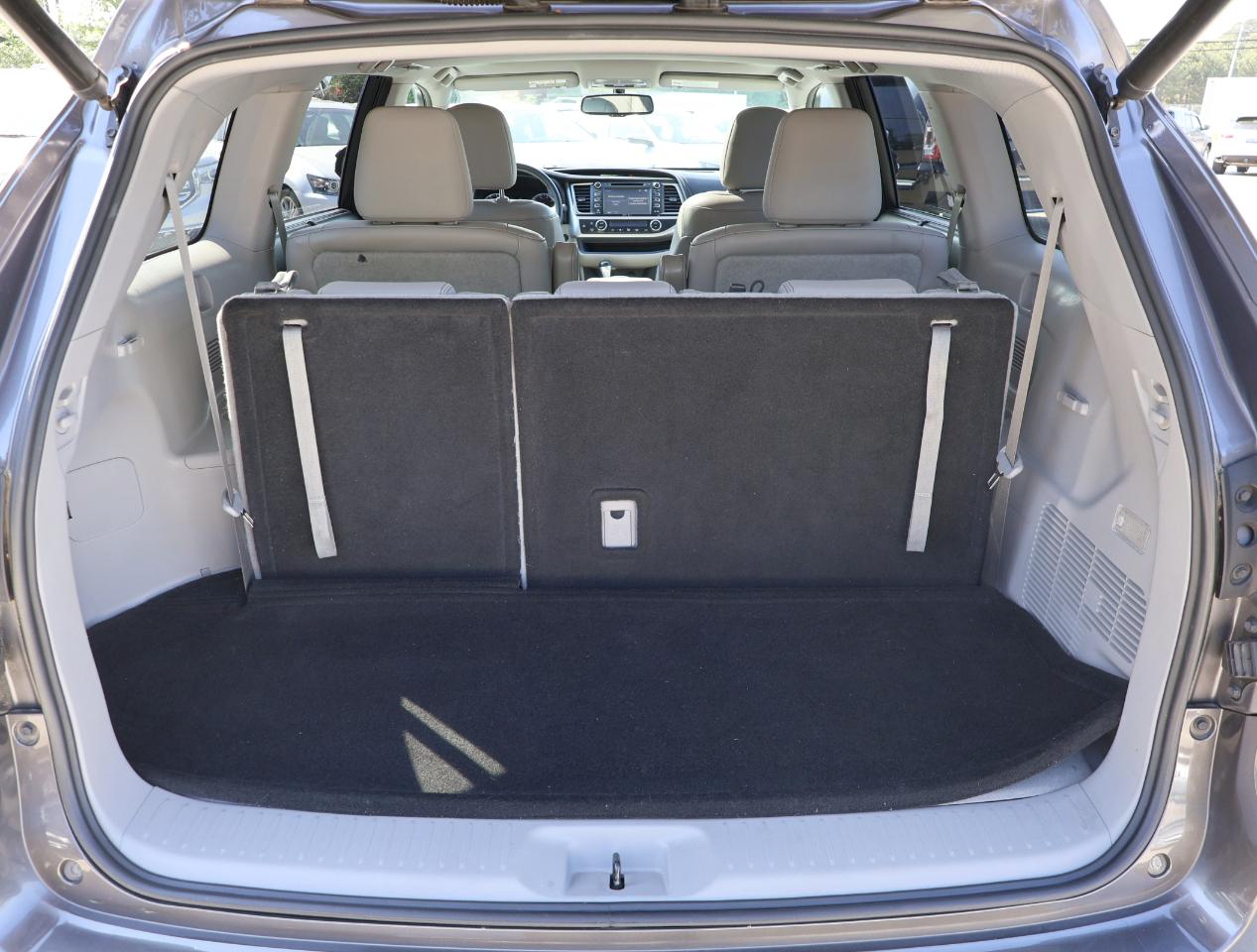 Toyota Highlander Limited FWD V6 2015