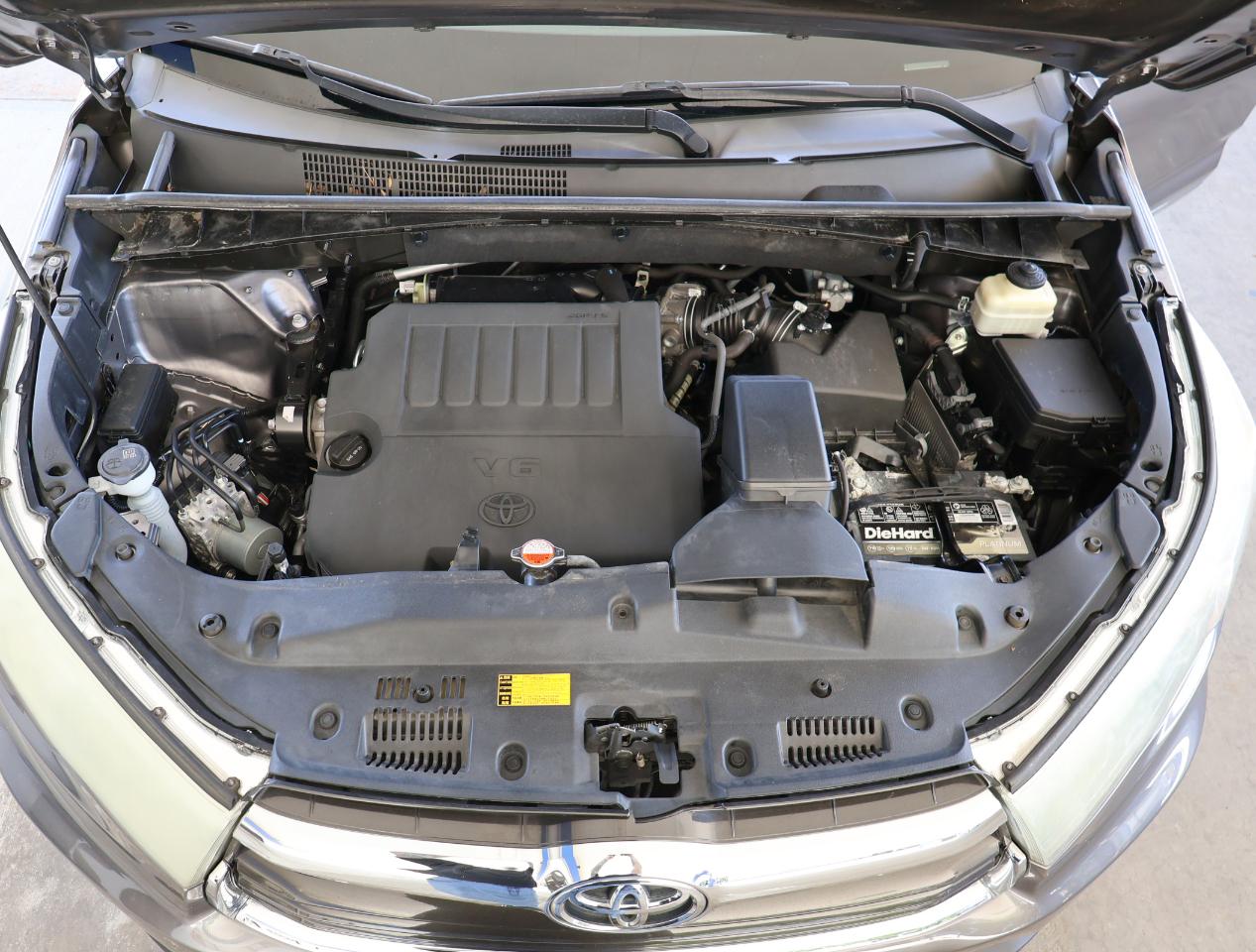 Toyota Highlander Limited FWD V6 2015