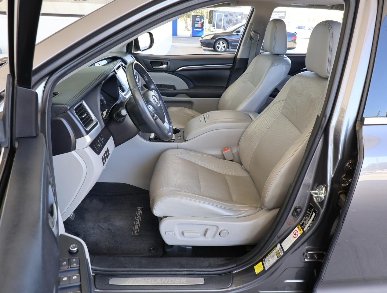 Toyota Highlander Limited FWD V6 2015