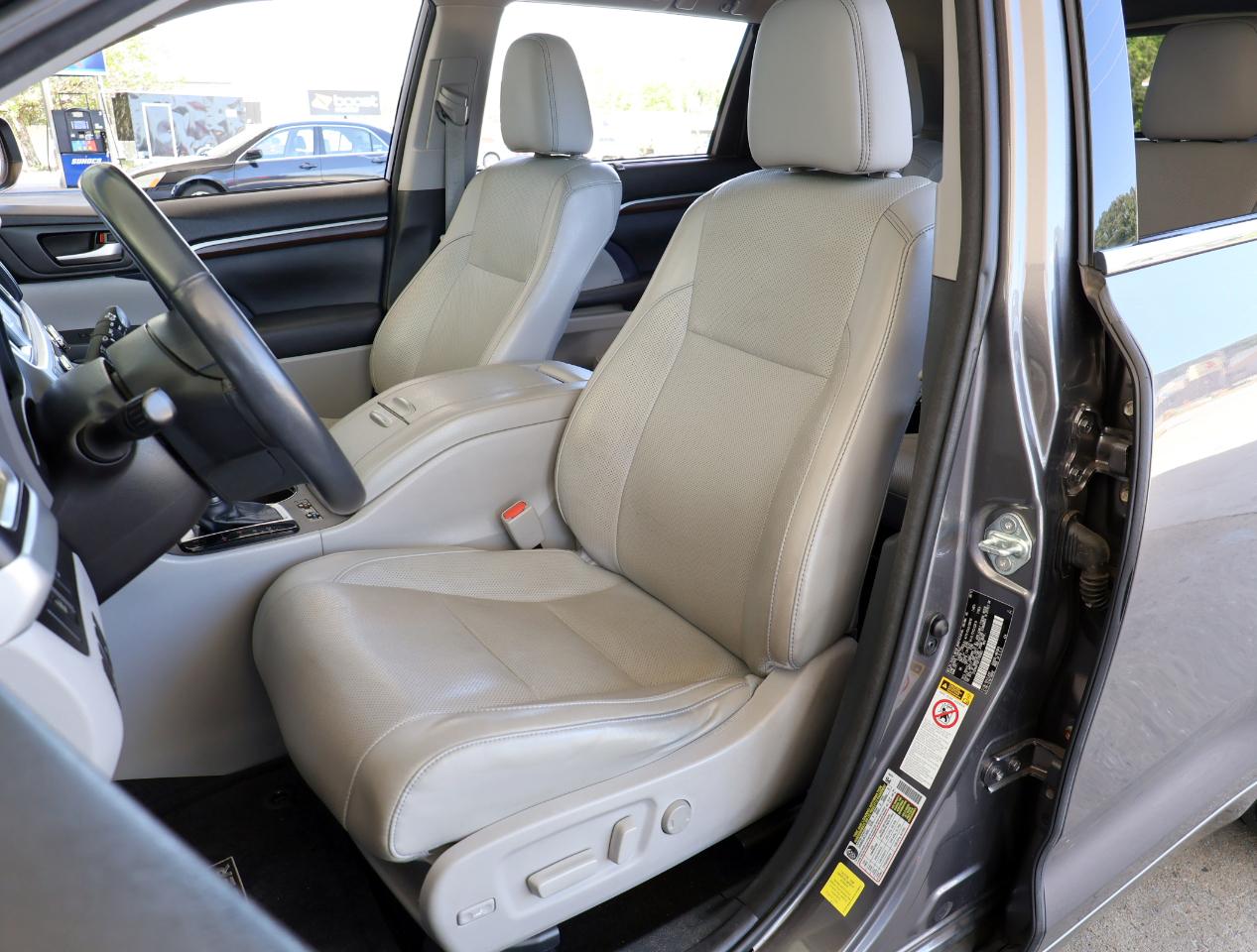 Toyota Highlander Limited FWD V6 2015