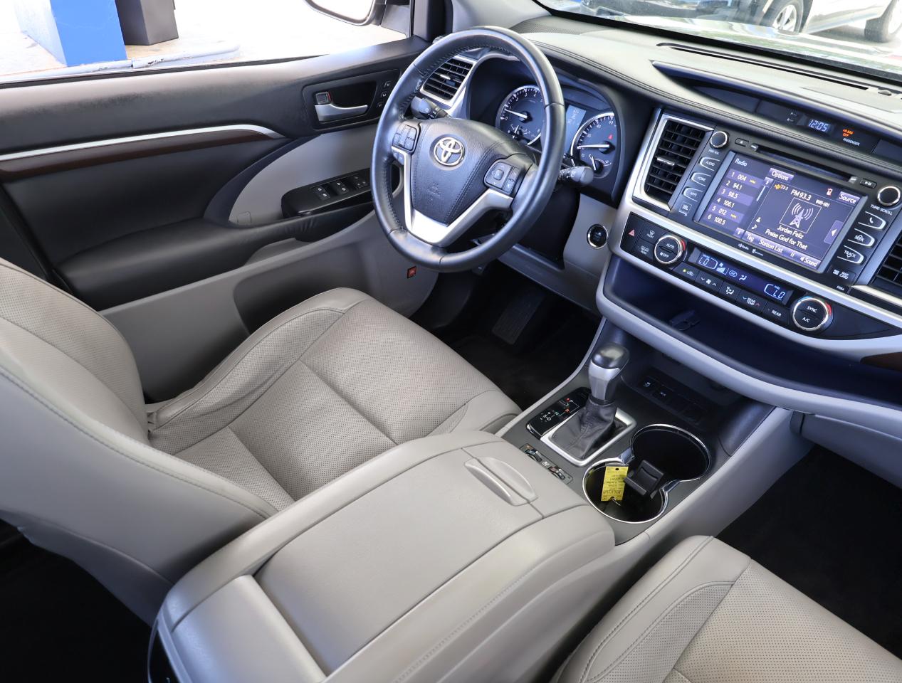 Toyota Highlander Limited FWD V6 2015