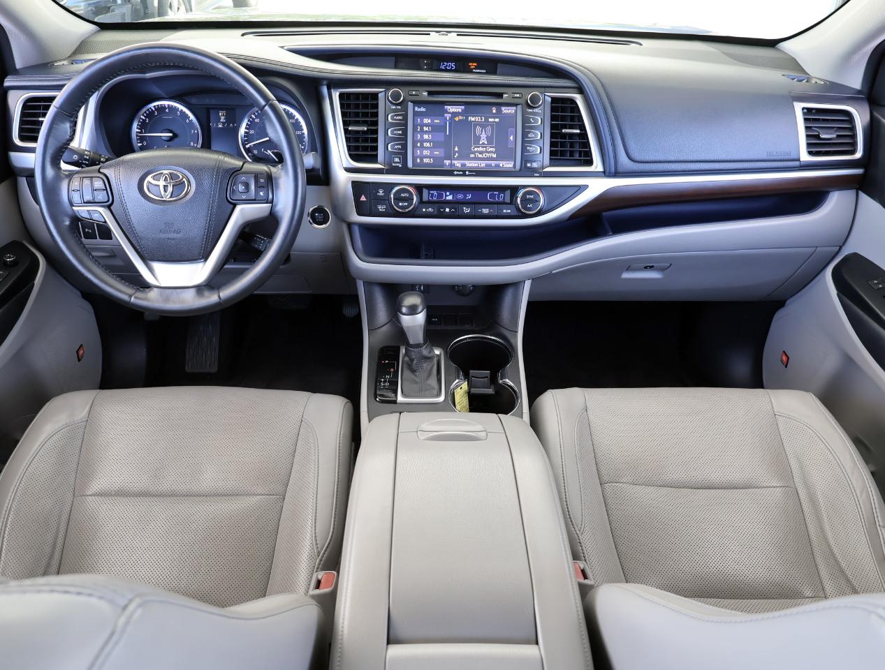 Toyota Highlander Limited FWD V6 2015