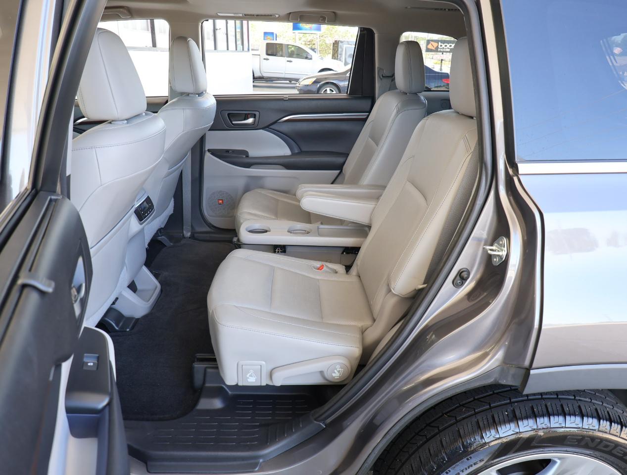 Toyota Highlander Limited FWD V6 2015